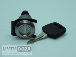 Замок бардачка Tact AF16/24/30/Lead AF20/48